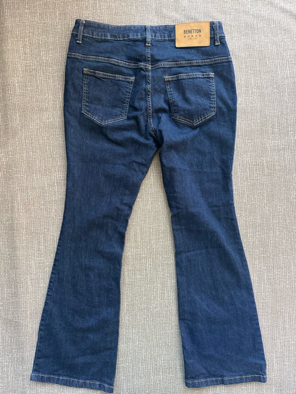 United Colors of Benetton Women’s Jeans Size 30 Dark Wash Bootcut Stretch Denim - Picture 2 of 10